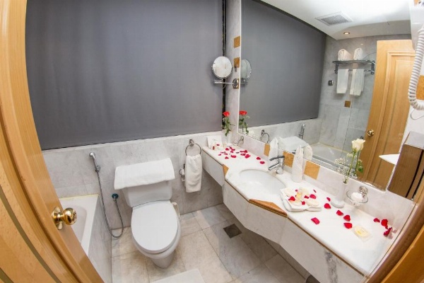 Montana Al Azizia Hotel image 25